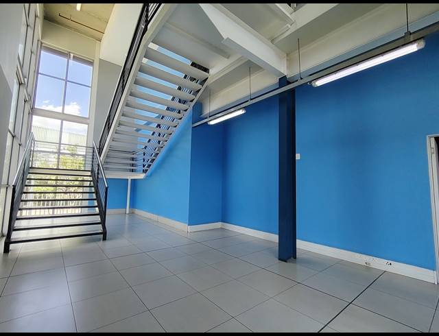 4,626M² WAREHOUSE TO LET IN GOSFORTH PARK